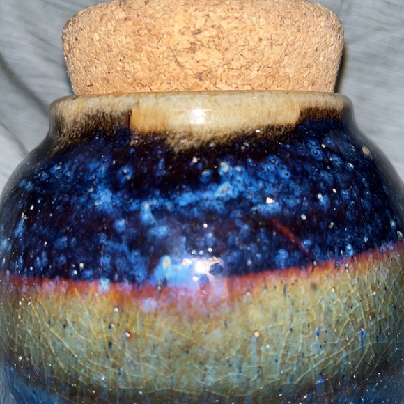 Blue canister with cork lid - Picture 8 of 9